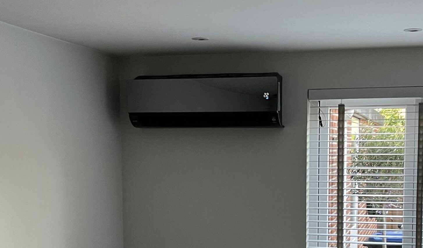 Airco installatie zwart model